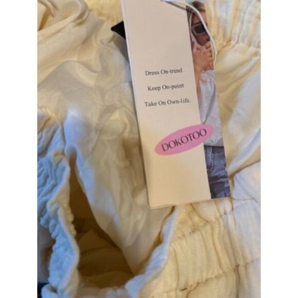 DOKOTOO Women's Cream High Waisted Pull On Shorts Size Medium NWT - Picture 7 of 9